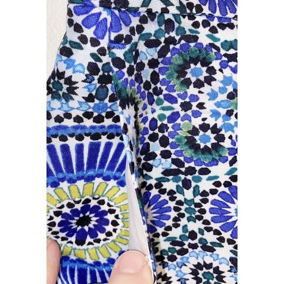 Banana Republic Dress Shorts Size 4 Blue Black Geometric Pattern - Picture 4 of 6